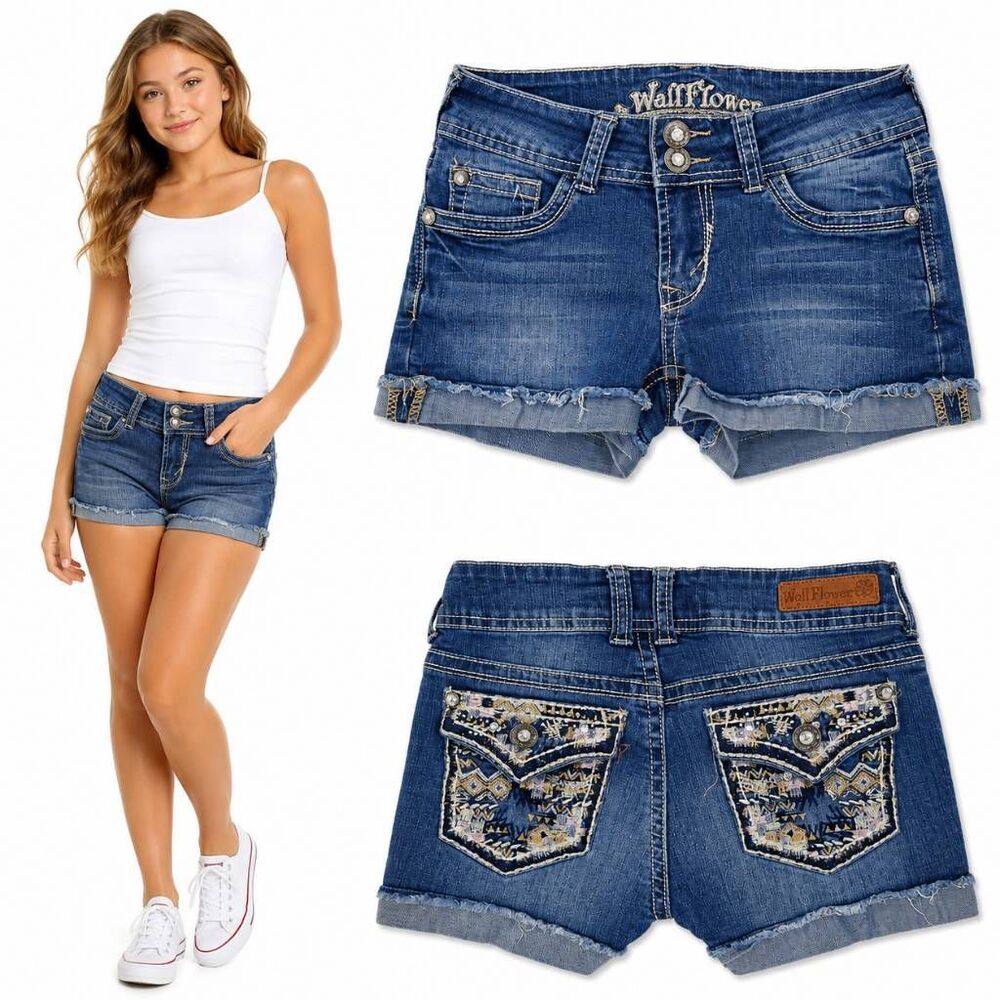 WallFlower Embroidered Pocket Shorts Womens 0